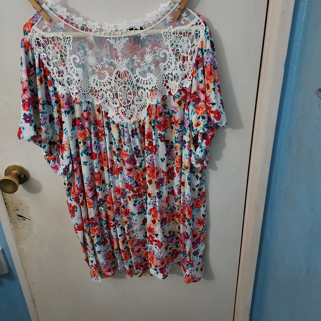 Nwt, Torrid Floral Short Sleeve, Crochet Blouse, 3x